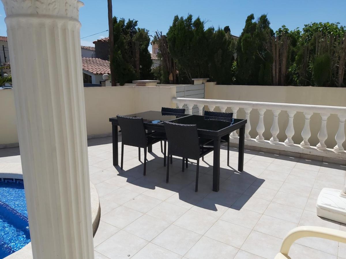 Casa Amb Piscina Privada Villa Empuriabrava Luaran gambar